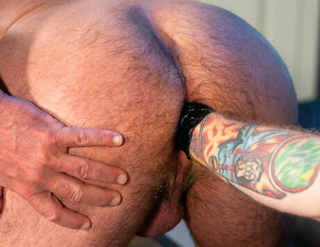 Hot american guys otter Seamus Oreilly and hot bear Dale Savage ass-licked and fisted
