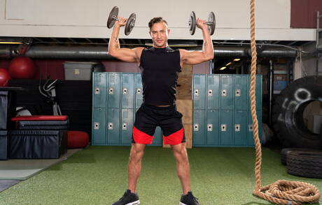 Nette amerikanische Jungs, harter Kerl Jj Knight und gut gebauter Grant Ryan haben Analsex