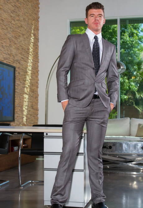 Nette amerikanische Jungs, der haarige Hengst Tegan Zayne und der attraktive Jj Knight ficken nach dem Saugen in den Arsch