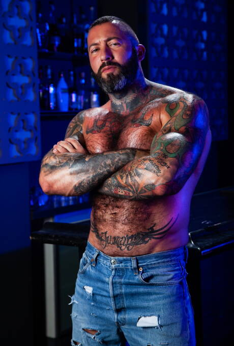 Raging Stallion: Die heißen Drake Masters, Cristian Sam und Alexander Kristov lutschen und vögeln sich gegenseitig