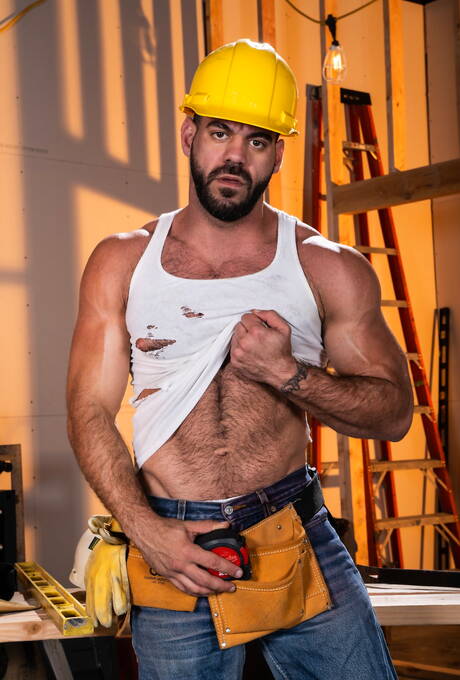 American pornstars mature bear Ricky Larkin and strongman Grant Ryan love each other