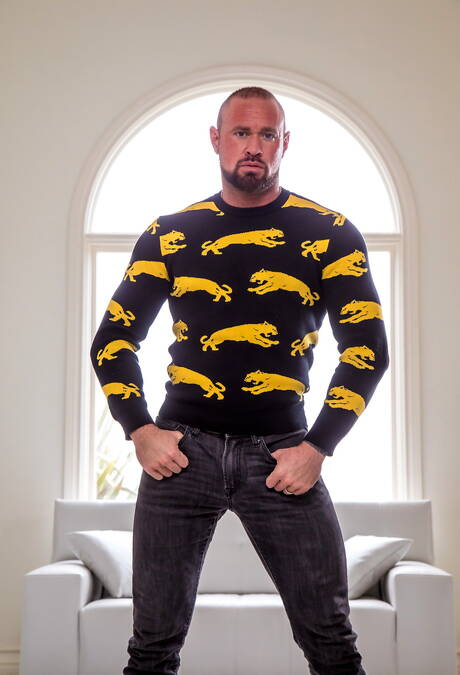 Hot american boys muscular Michael Roman and hunky guy Zach Covington love each other