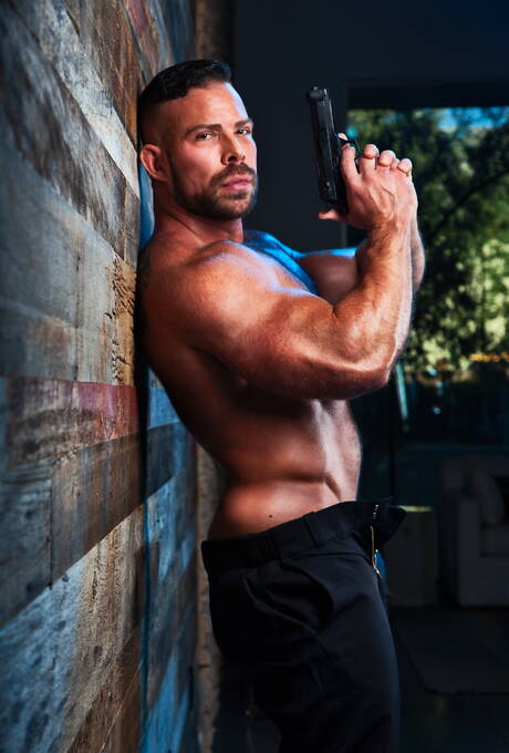 Łacińska dojrzała niedźwiedź Sharok i Liam Knox w gorącym seksie analnym na świeżym powietrzu