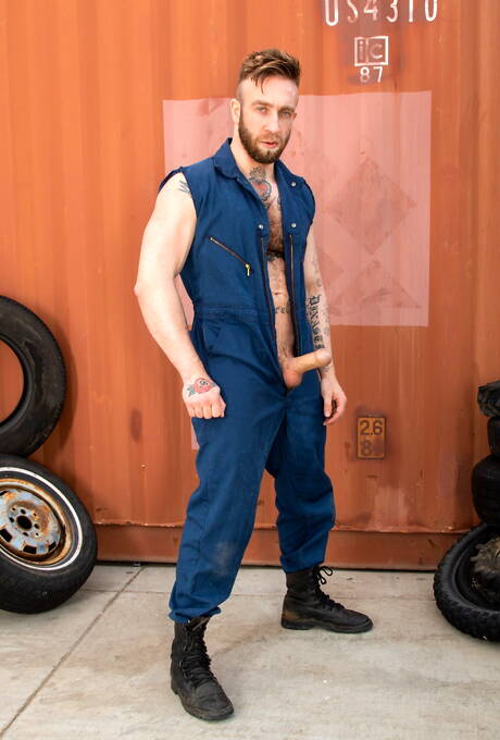 Der italienische Gay-Bär Marco Napoli und Manuel Scalco bohren draußen einen Arsch