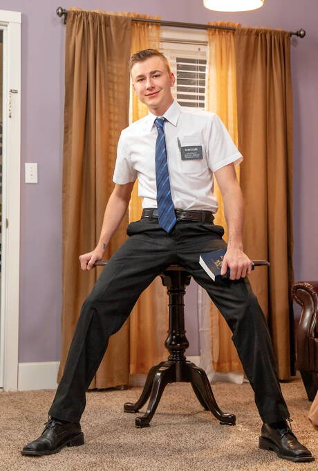 Sexy americans, hot twink Zander Lane and beefcake Justin Matthews have anal sex