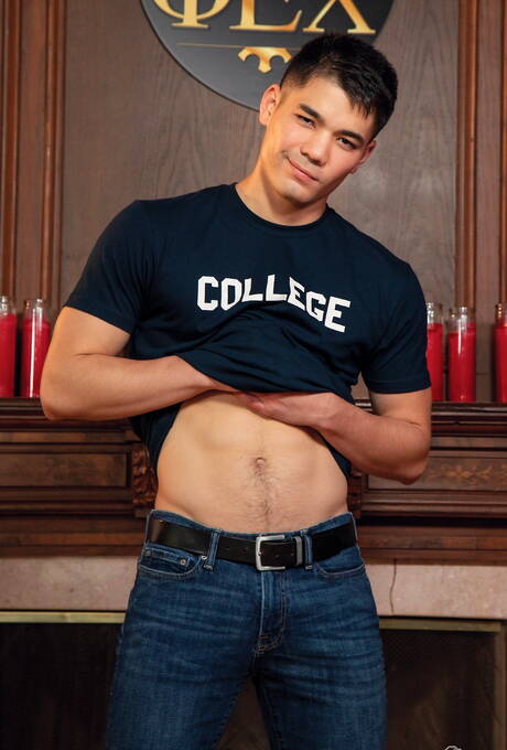 Hot american boys well-built Devin Franco and beefcake Colton Reece have a hot couple scene