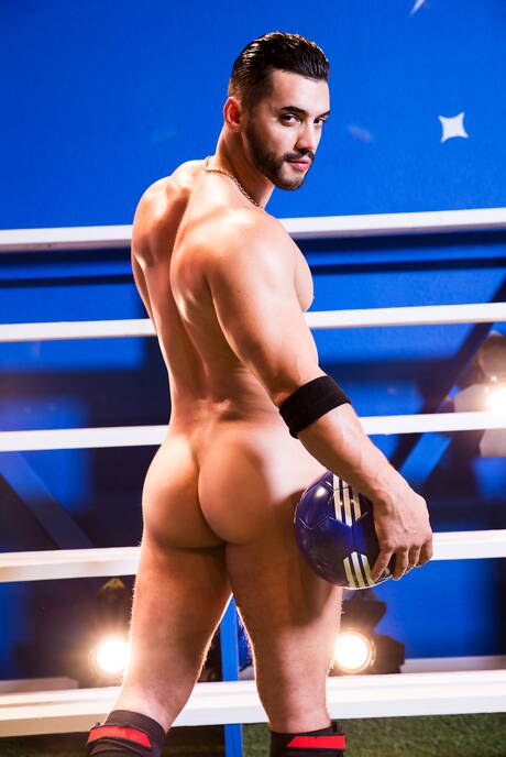 Johnny V en de Amerikaanse hengst Arad Winwin hebben goede anale seks