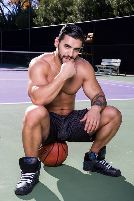 Hot House: Ebony well-built Micah Brandt and american beefy Arad Winwin in hot interracial ass fuck action outside