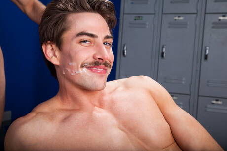 美國肌肉男傑克亨特和澳洲水獺伍迪福克斯用拳頭猛乾屁股