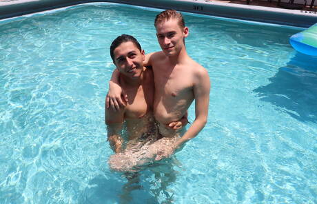 Attractive dude Tyler Lakes and gorgeous guy Oliver Star sucking and screwing each other at the pool