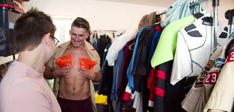 淫蕩的傢伙普林斯頓·普萊斯、威爾·布勞恩和傑克·波特進行了一場火熱的三人性愛