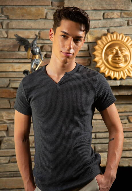 Two american boys beefy Justin Matthews and young boy Hayden Brier fuck after blowjob