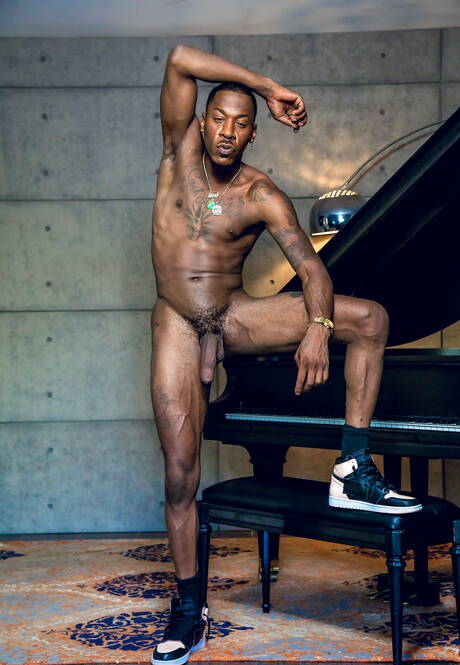 Nice american buddies beefcake Deep Dic and beefy Adrian Hart in hot anal sex