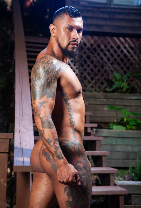 Raging Stallion: Sexy boys Logan Stevens, Boomer Banks and Jake Morgan have a hot threesome sex in the pool