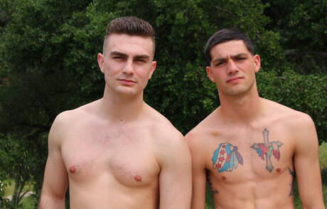 美國毛茸茸的種馬Leeroy Jones和Sammy Nicks在戶外享受了一場精彩的肛交