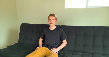 Superhengst Ryan Hill wichst seinen Schwanz