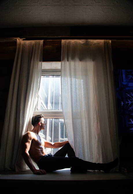 Amerikaanse sterke man Austin Wolf en Latijns-Amerikaanse gespierde Ian Frost hebben anale seks