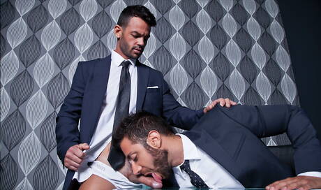 Latino-Starker Adriano Carrasco und Valentino Medici haben Analsex