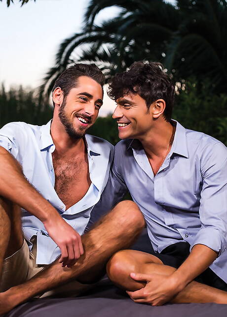 Spaanse otter Massimo Piano en Cubaanse husky Rafael Carreras hebben een hete seksdate bij het zwembad