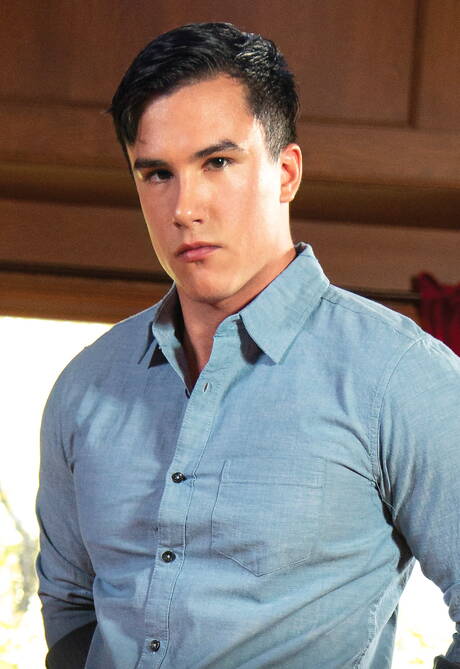 Horny buddies Brandon Wilde, Tyson Rush and Trevor Miller in threesome fisting action