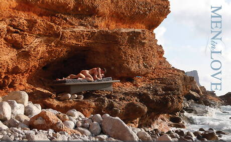 Ben Brown und der spanische Bär Scott Carter beim heißen Analsex im Freien