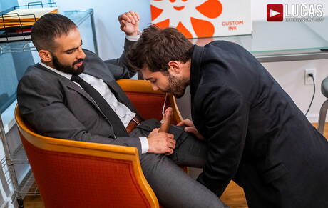 Russian gay bear Ben Batemen and french bear Edji Da Silva in hot homosexual action