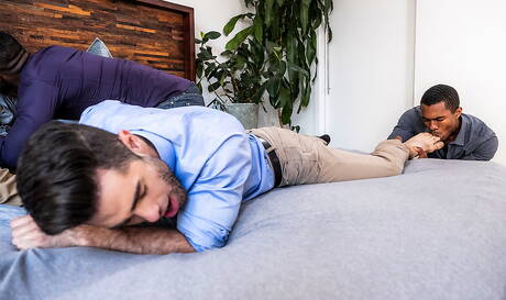 Andre Donovan, Lucas Leon, Sean Xavier, Wagner Vittoria dans une scène de gangbang interracial