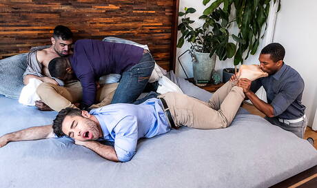 Lucas Entertainment: Andre Donovan, Lucas Leon, Sean Xavier, Wagner Vittoria in interracial gangbang scene