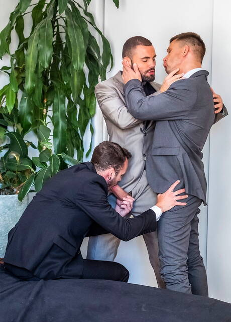 Lucas Entertainment: Sexy buddies Andrey Vic, Drake Rogers and Jeffrey Lloyd drilling an ass