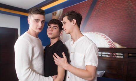 Die versauten Typen Travis Stevens, Aiden Garcia und Johnny Hands beim heißen Gruppensex