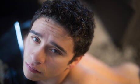 Due tizi americani, il muscoloso Travis Stevens e il giovane Zach Letoa, si fanno un bel sesso anale