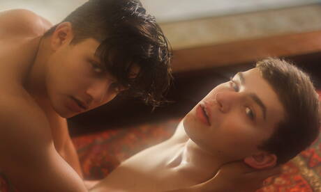 Les Américains célèbres, le beau garçon Angel Rivera et le jeune Collin Adams baisent le cul après une pipe