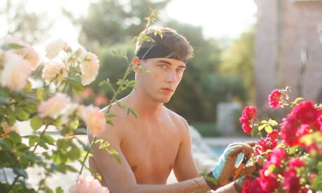 Two american guys beautiful boy Cameron Parks and bodybuilder Shane Cook in hot homosexual scene outside