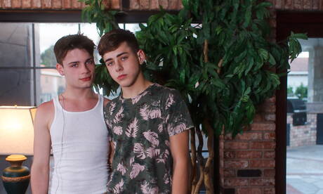 兩位美國帥哥Ryan Bailey和Joey Mills享受了一場激情的性愛