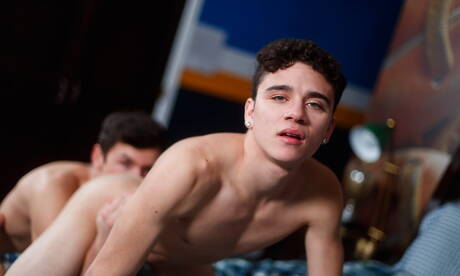 Zwei amerikanische Jungs, der hübsche Jared Scott und der hübsche Zach Letoa haben eine heiße Paarszene