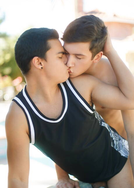 American hot twink Jared Scott and venezuelan young boy Gabriel Martin love each other outside