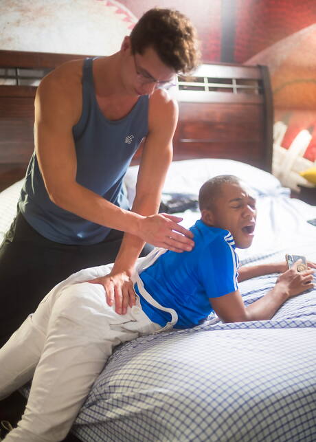 Helix Studios: Two american guys young dude Johnny Hands and tough guy Marcell Tykes in interracial butt spanking