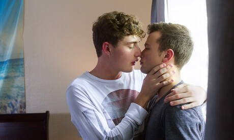 Helix Studios: Famous americans, hunk Logan Cross and twink Cameron Parks have anal sex