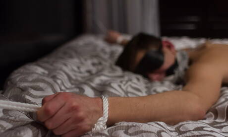 Les gentils copains américains, le jeune garçon Joey Mills et le beau garçon Cameron Parks s