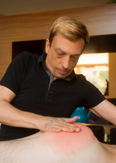 好美國哥們強壯的 Jeff Sterne 和年輕的 Cole Claire 在戶外打屁股