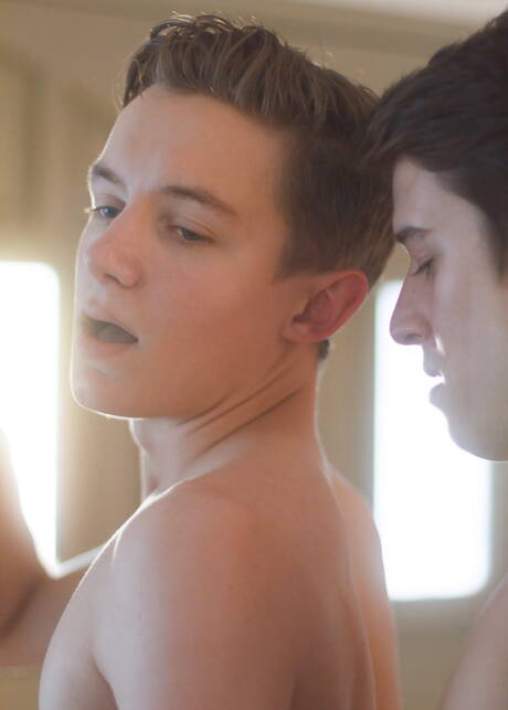Helix Studios: Pretty american boys pretty boy Evan Parker and twink Leo Frost have a hot couple scene