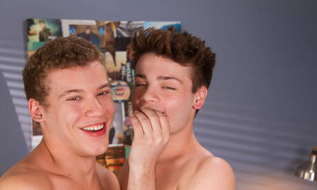 性感的美國人，性感的帥哥Ryan Bailey和肌肉男Corbin Colby在火辣的屁股上做愛