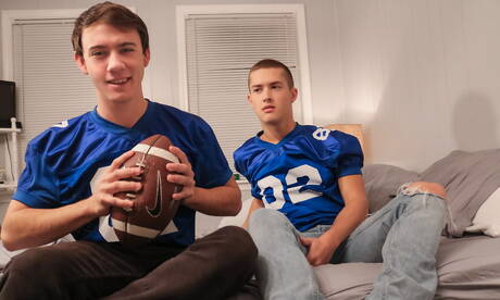 Two american dudes young boy Zach Taylor and beautiful boy Sean Ford have a good anal sex