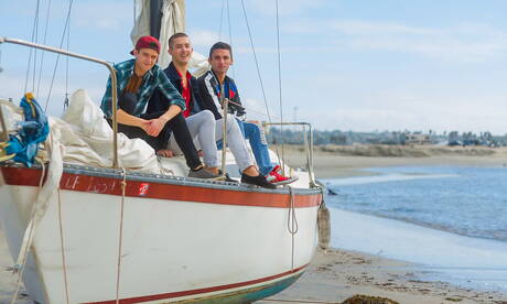 Horny boys Evan Parker, Sean Ford and Beck Hartley in hot 3some anal sex at the pool