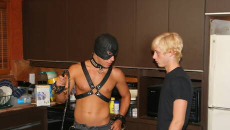 シェーン・ストーン、ジェイデン・ホロウェイ、ブランドン・ブルックス、ブラント・ムーア、ロバート・ロング、ヴィットリオ・リッチ、コンスタンティン、ドノバン・ナイトの貴重な写真集