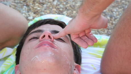 Shameless guys Shane Stone, Brandon Brooks and Donovan Knight love each other at the pool