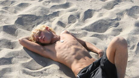 Young Brandon Brooks and beautiful boy Brant Moore fuck ass after sucking dick on beach