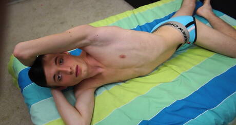 Gorąca amerykańska cipka Carmen Delano masturbuje się zabawką