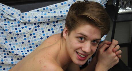 熱辣小鮮肉亞歷山大·格雷厄姆森享受快樂