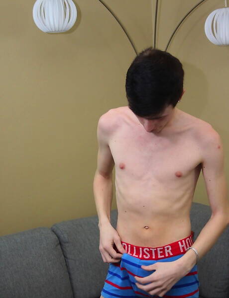 Młoda Amerykanka Carmen Delano masturbuje się dildo